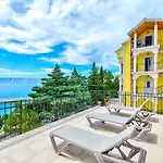 Daire Luxuswohnung Mit Pool, Sauna, Gym Direkt Am Novi Vinodolski