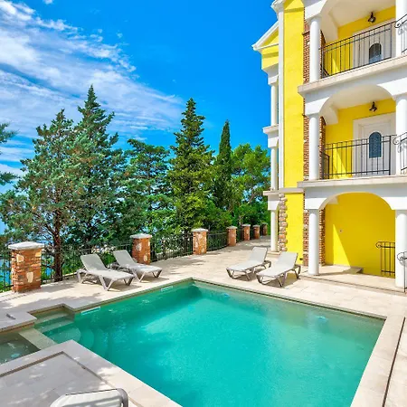 Luxuswohnung Mit Pool, Sauna, Gym Direkt Am * Novi Vinodolski