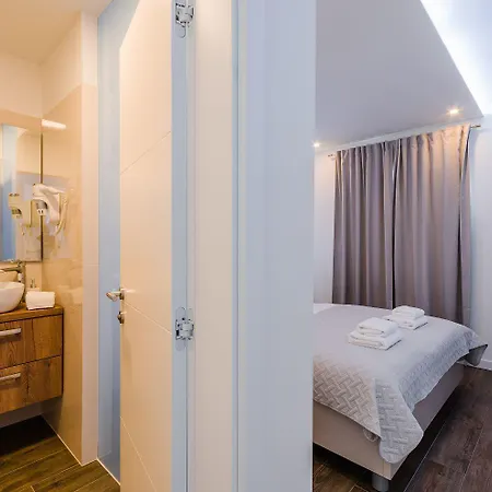 Luxuswohnung Mit Pool, Sauna, Gym Direkt Am Apartment Novi Vinodolski